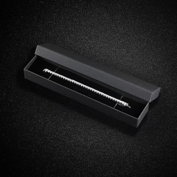 18k gold diamond tennis bracelet - Picture 8 of 11